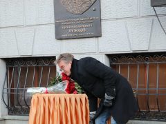 ЛЕОНИД ЯРМОЛЬНИК