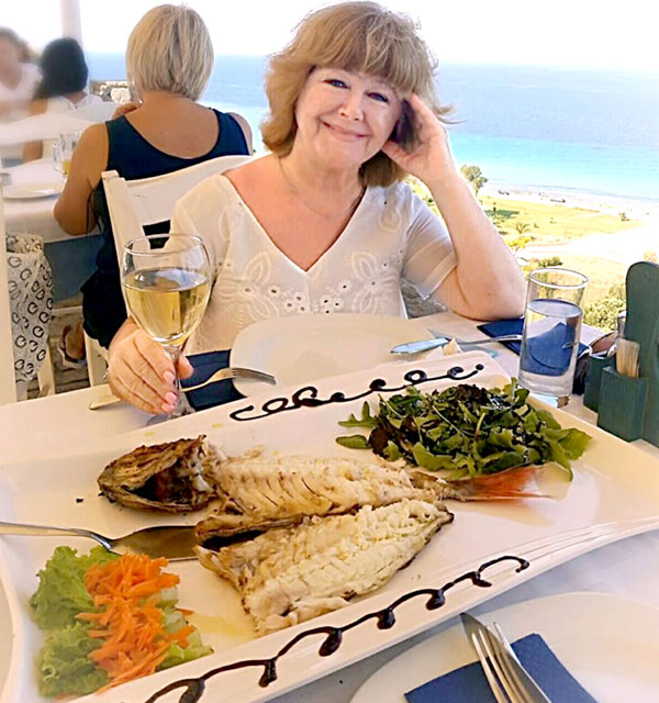 Народную артистку Любовь Ворожцову коллеги называют лучшей травести нашей большой страны