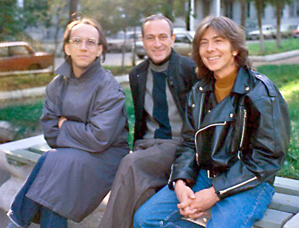 1991 год: Сапунов и Романов с барабанщиком Юрием Китаевым (в центре)