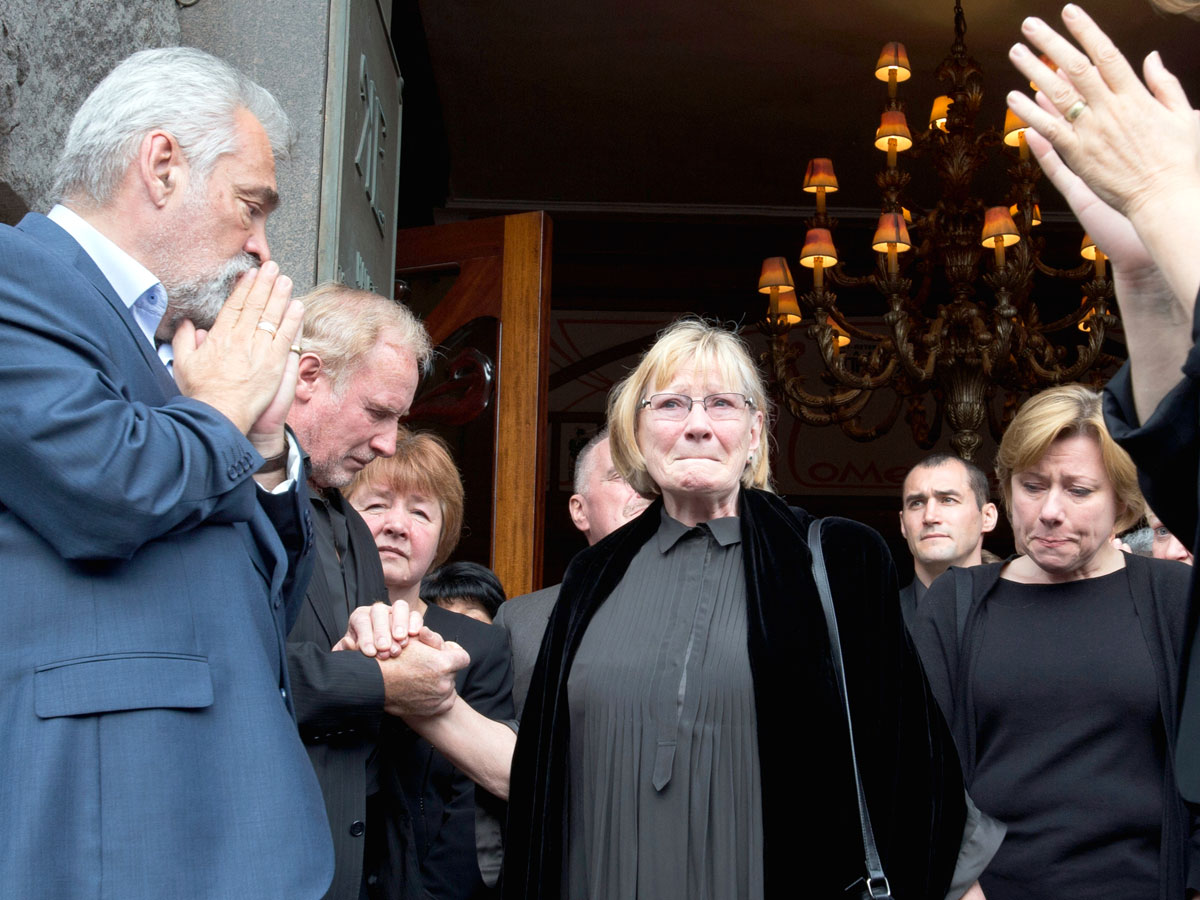 На прощании с Михаилом Семеновичем плакали даже мужчины. Что уж говорить о его вдове и дочке