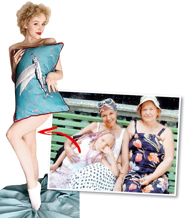 Внучка Талызиной Настя выросла из озорницы с афрокосичками в длинноногую кокетку