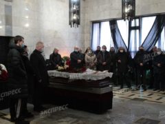 Мазаев, Державин, Маргулис и другие звезды у гроба Андрея Сапунова