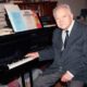 Чудо после смерти: почему главного композитора СССР Хренникова похоронили в палисаднике его дома