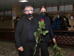 Молодая жена под ручку привела Диброва проститься с Грачевским. Фото: Борис Кудрявов