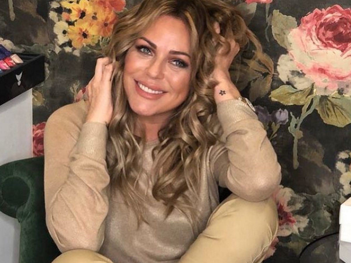 Юлия Началова Чудесный свет на могиле Началовой