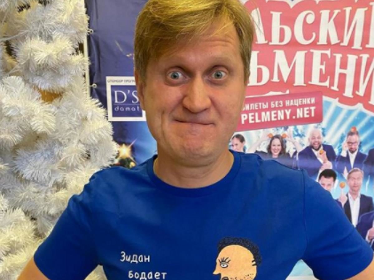 Андрей Рожков работает на катке