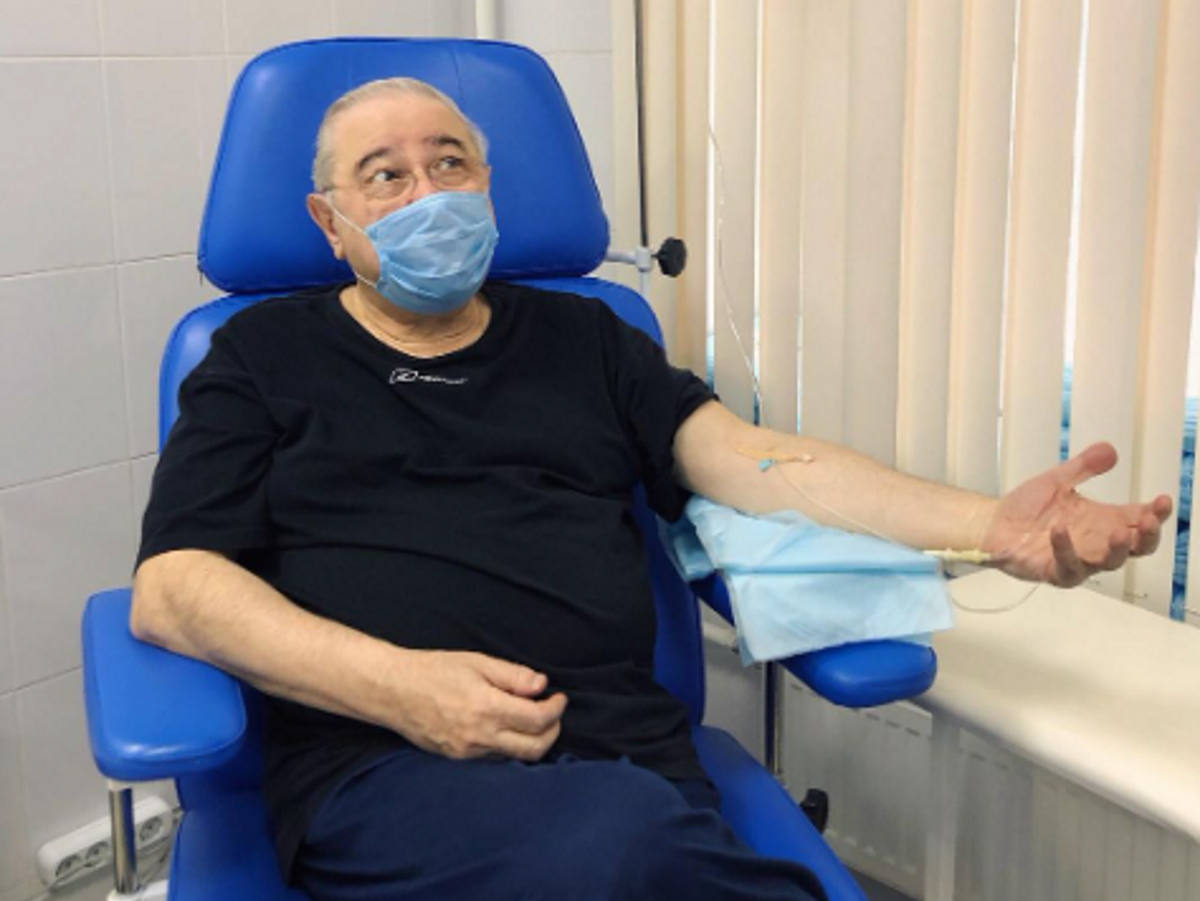 Петросян напугал поклонников снимком из больницы