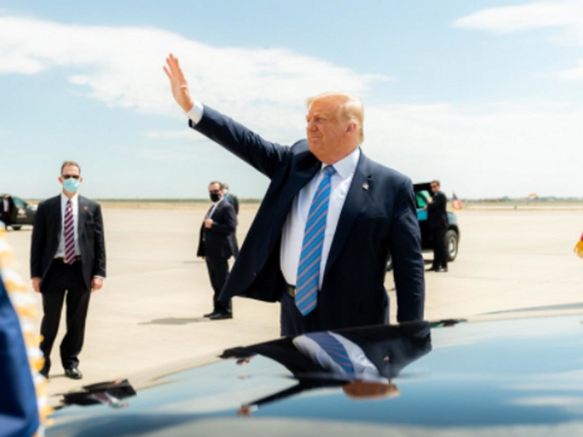 Дональду Трампу не стали объявлять импичмент