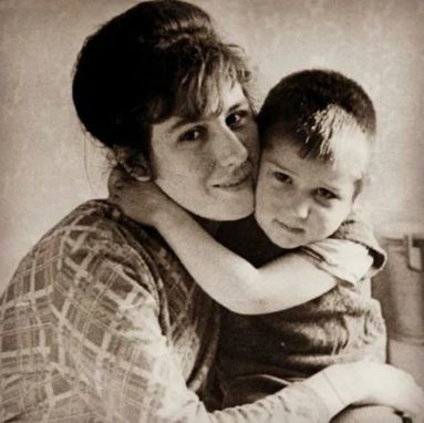 Кай Метов с мамой