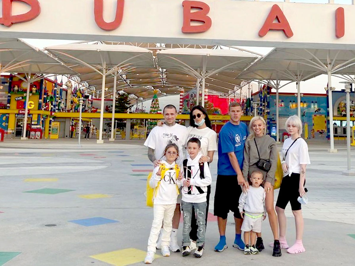 Две семьи, Мамаевых и Кокориных, хорошо оттянулись в парке аттракционов Дубая