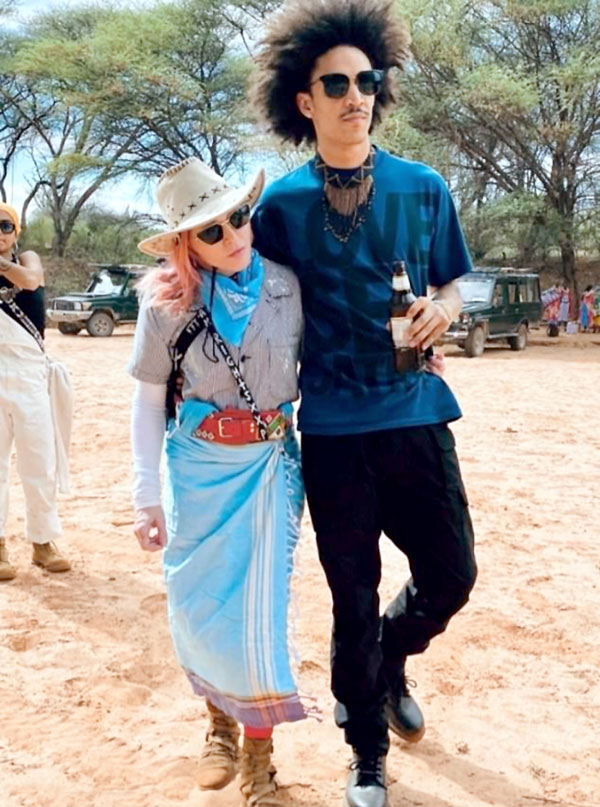В Африке Мадонна и Ахламалик смотрелись как гости с другой планеты