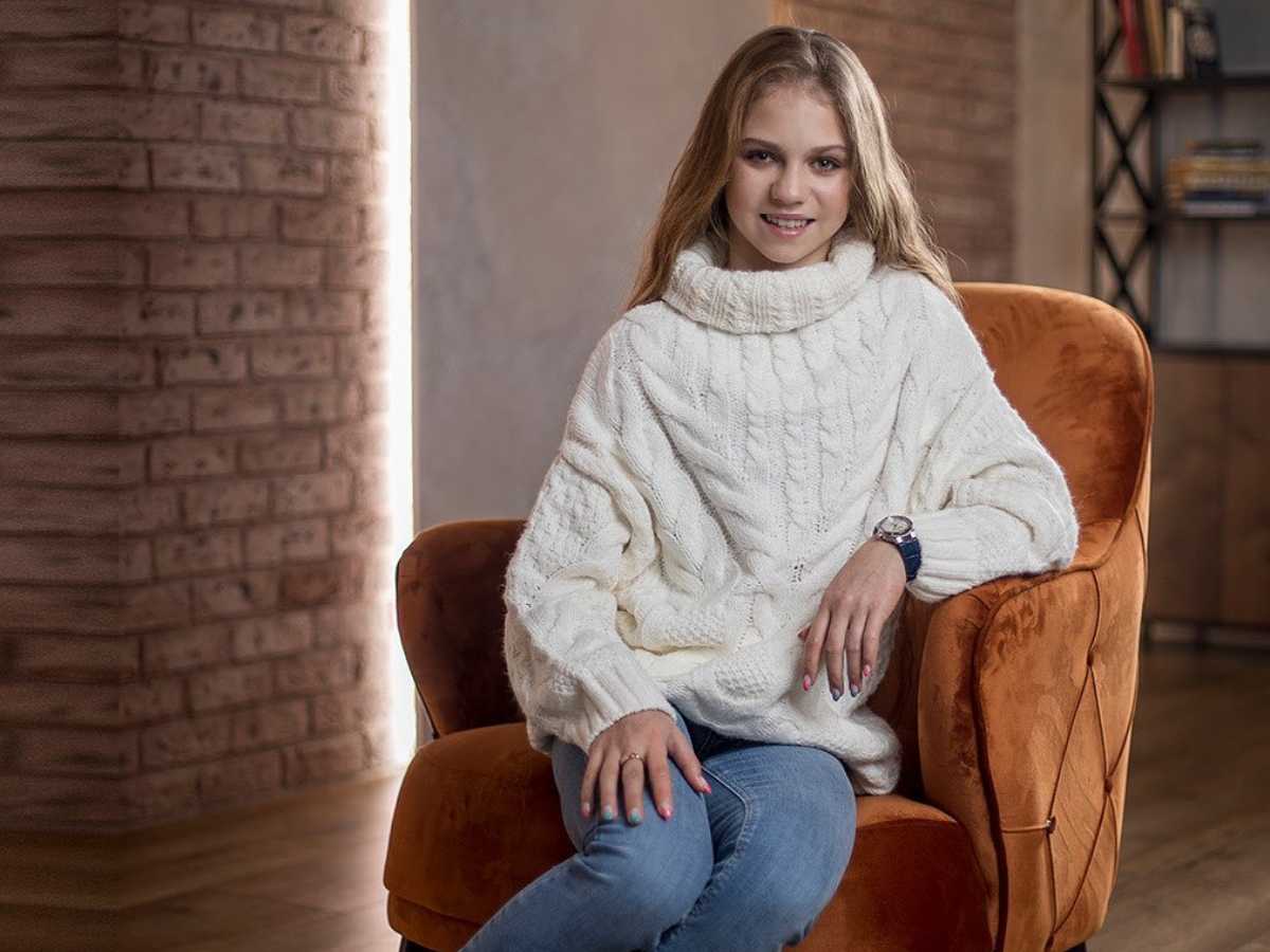 Александра Трусова рекламирует швейцарские часы