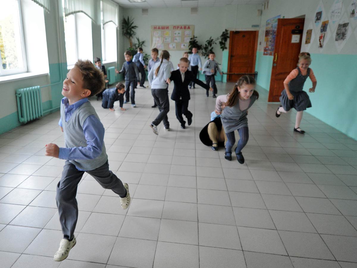 Московские школьники возвращаются за парты