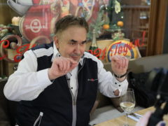 ВО ВРЕМЯ СЪЕМОК ДЛЯ ЮТУБ-КАНАЛА СТАСА САДАЛЬСКОГО