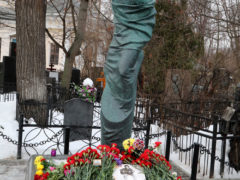 Могила Владимира Высоцкого на Ваганьковском кладбище