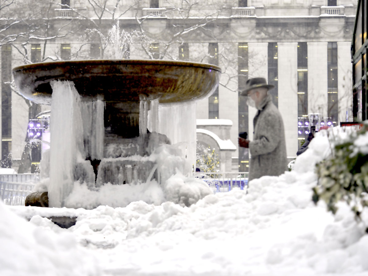 Холодная погода наложилась на масочный режим