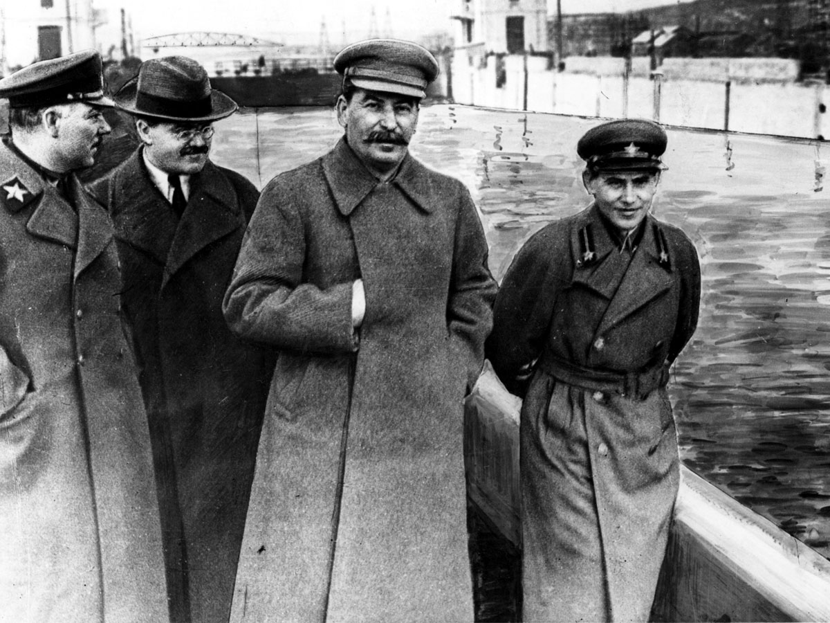 Климент Ворошилов, Вячеслав Молотов, Иосиф Сталин и Николай Ежов на канале Москва - Волга