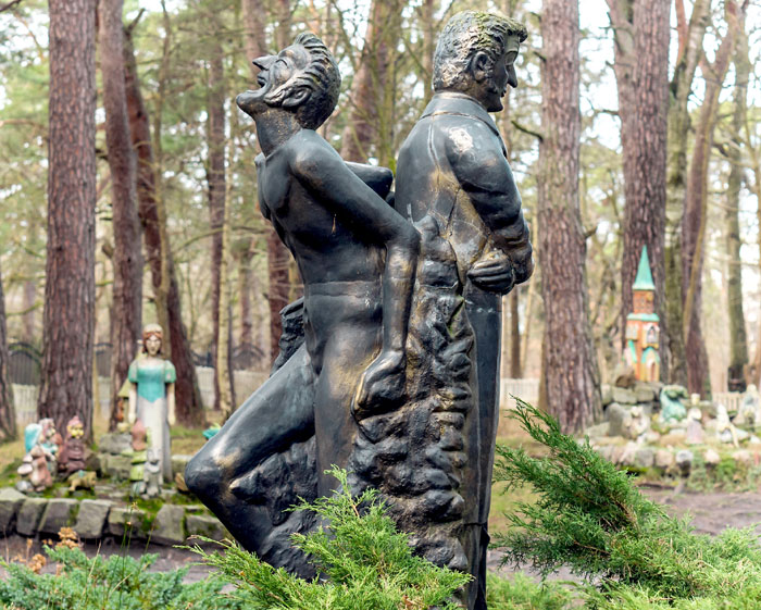 Памятник в Светлогорске (Калининградская обл.) выразил мятущуюся натуру Гофмана