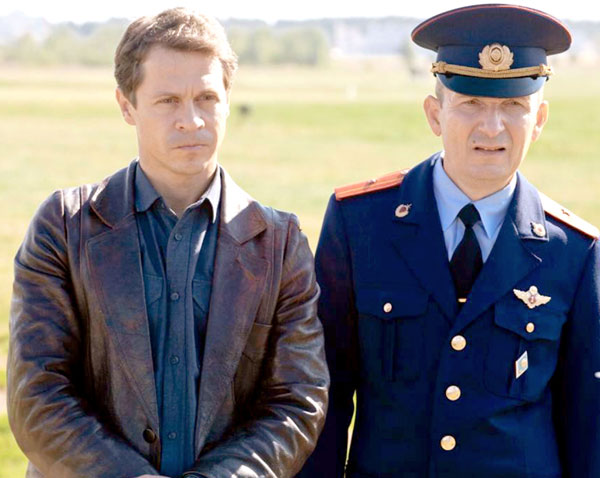 Анатолий Горячев с Павлом Деревянко в «Обратной стороне Луны»