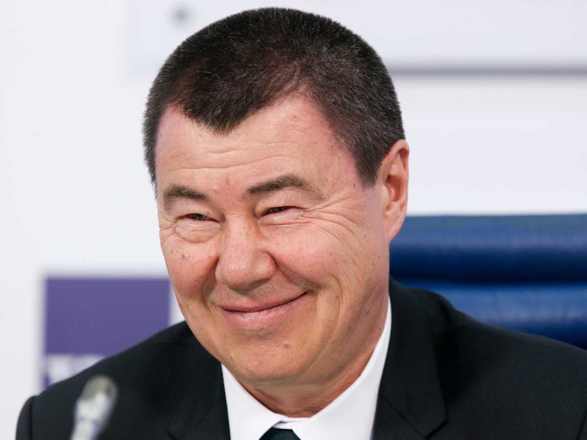 Почему Алина Кабаева скрывает свою семью