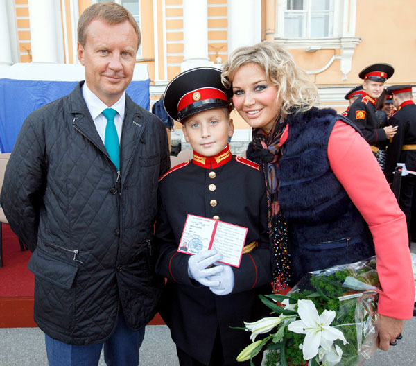 Своего старшего - Илью Мария отдавала в кадеты (на фото они с Вороненковым)