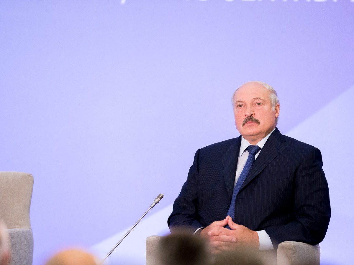 Александру Лукашенко разбили лицо: видео