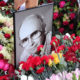 Цветы на могиле актера Андрея Мягкова на Троекуровском кладбище