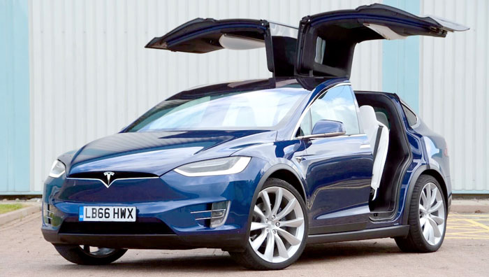 Элегантная Tesla в Техасе теперь и даром не нужна