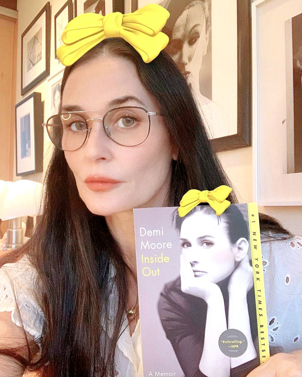 Название мемуаров Деми - в буквальном переводе «Наизнанку» - очень подходит к результатам недавней пластической операции, сделанной автору