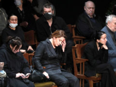 Актриса Вера Сотникова во время церемонии прощания с актером Андреем Мягковым в МХТ имени А. П. Чехова. Фото: Джапаридзе Михаил/© «ИТАР-ТАСС»