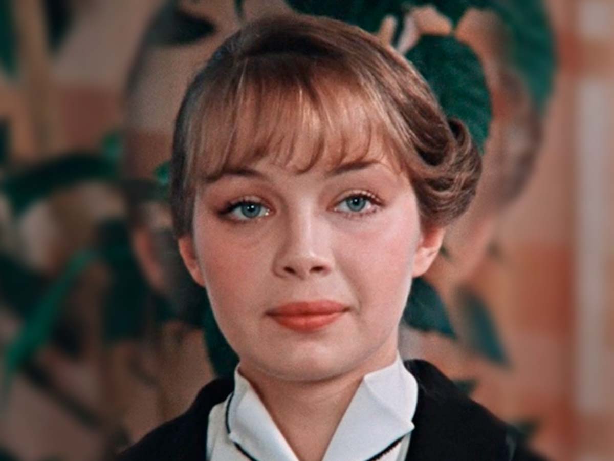 Как живет пропавшая с экранов звезда фильма «Покровские ворота» Валентина Воилкова