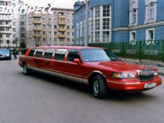 Автомобиль Линкольн кабаре-дуэта «Академия». Фото: Борис Кудрявов