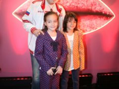 БЕДРОС КИРКОРОВ С ВНУКАМИ