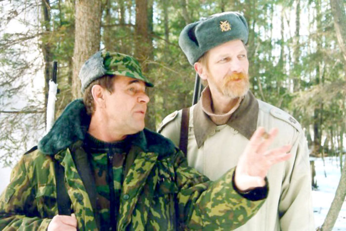 Михалыч (Алексей Булдаков) и Кузьмич (Виктор Бычков) - анекдотичные герои «Особенностей национальной охоты»