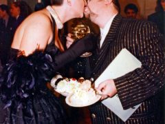 Страстный поцелуй. Фото: Борис Кудрявов