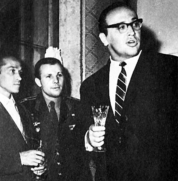 Два Юрия: поднял бокал с Гагариным на новогоднем приеме в Кремле (1961)