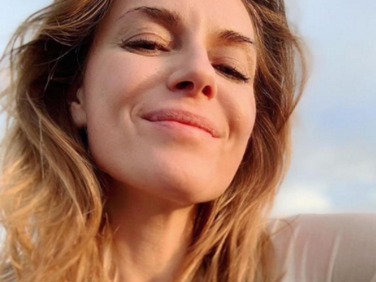 Любовь Толкалина показала фигуру на пляже