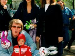 Семья Стриженовых: Екатерина, муж Александр, дочери Настя и Саша. Фото: Лариса Кудрявцева