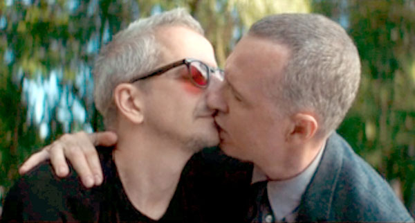 В сериале «Псих» Игорь играл гея и целовался с Богомоловым