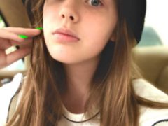 Чем старше становится Женя Абдулова, тем сильнее она похожа на отца. Фото: страница Юлии Абдуловой в «Фейсбуке*»