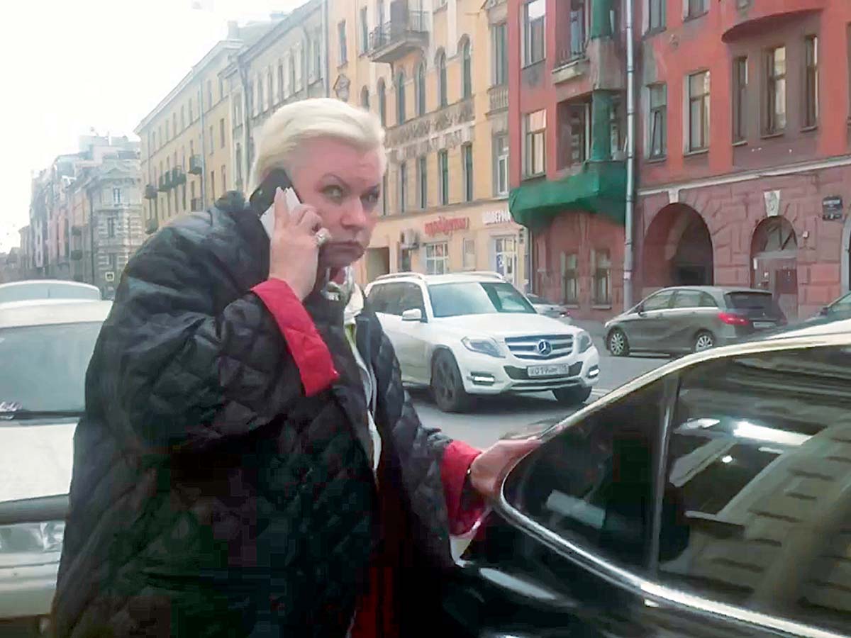 Руководитель петербургского Роспотребнадзора тратит на одежду больше, чем зарабатывает