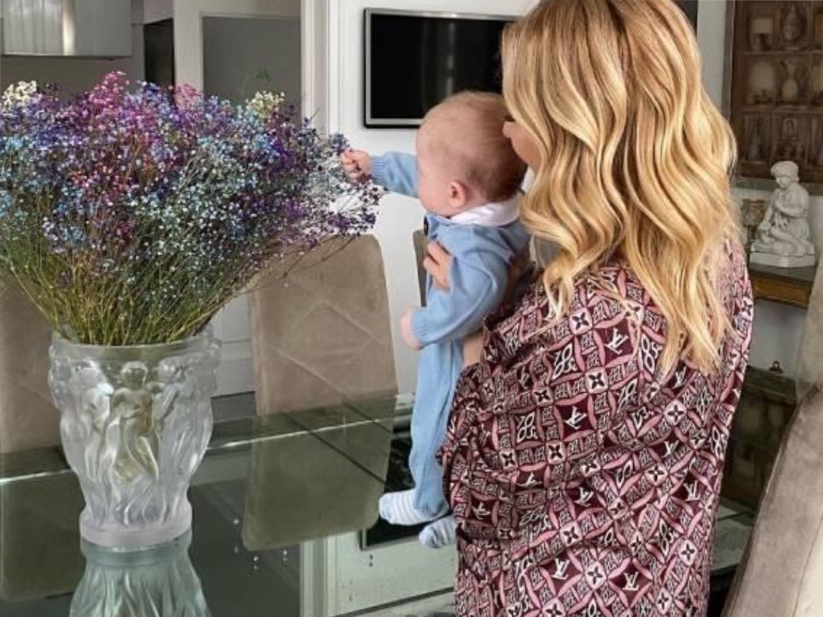 Яна Рудковская с младшим сыном