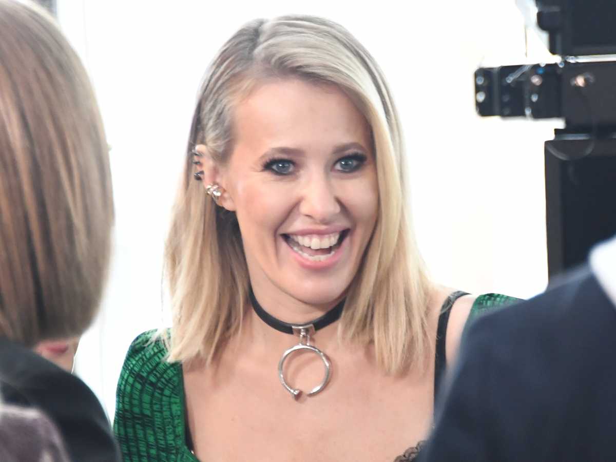 Бузова и Собчак на шоу "Жара"