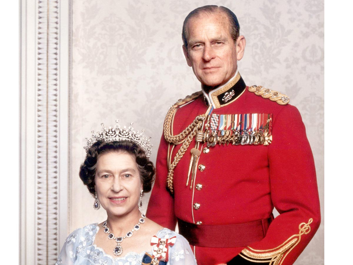 Британскую королевскую семью обвиняют в мошенничестве