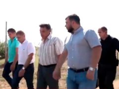 Глава ДНР Денис Пушилин и министр сельского хозяйства в новом яблоневом саду