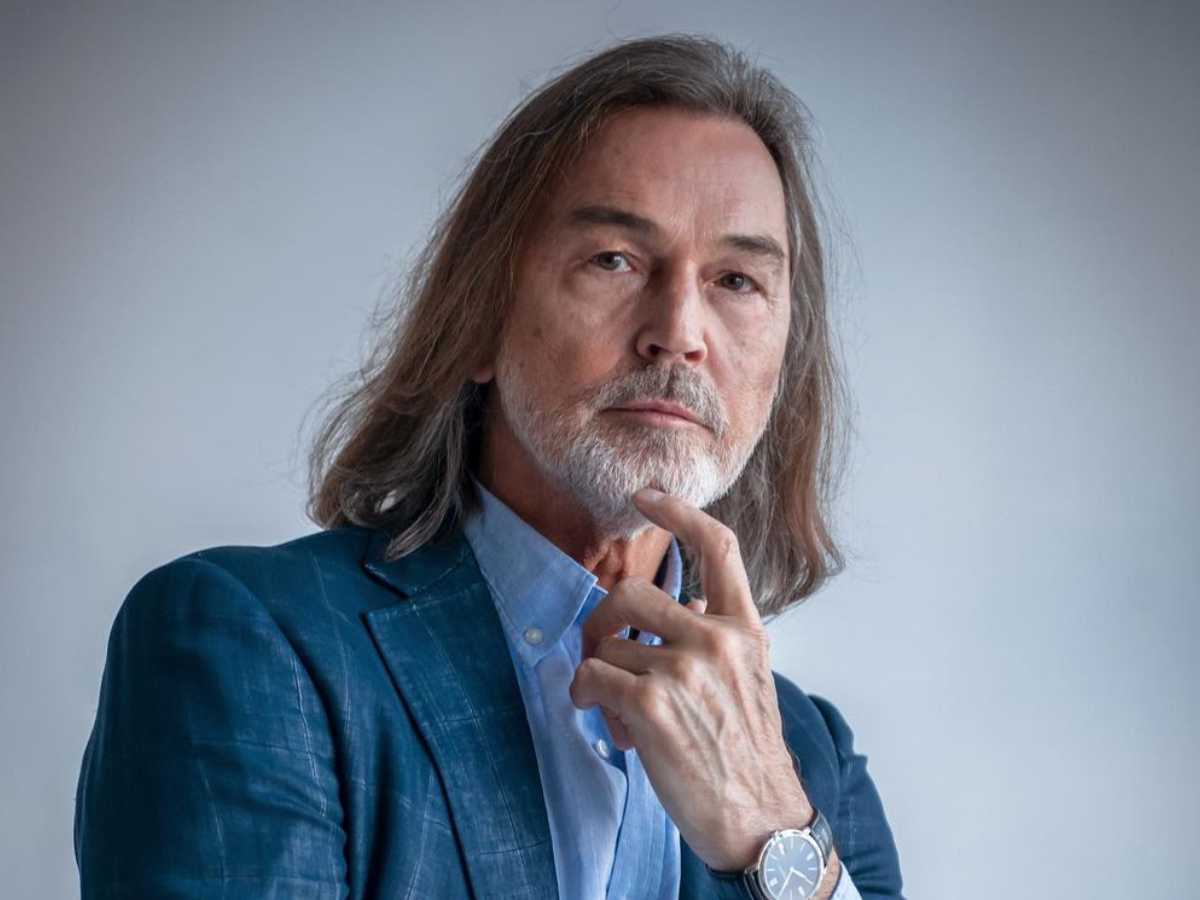 Никас Сафронов боится шуметь в собственной квартире