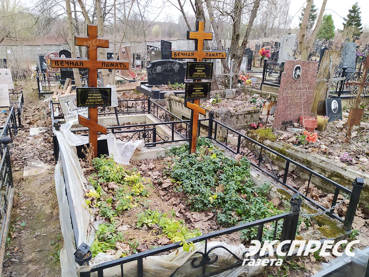 могила задорнова фото на кладбище