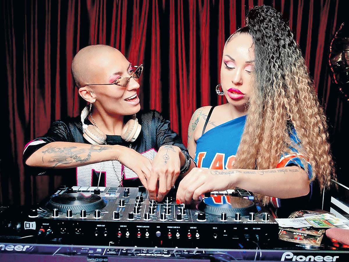 «Руки вверх!»: мормон, проститутки, бандиты и водка