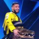 Крокодилом оказался 25-летний азербайджанский певец Джони