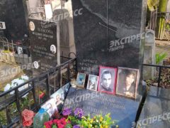 Могила Анатолия Крупнова. Фото: «Экспресс газета»